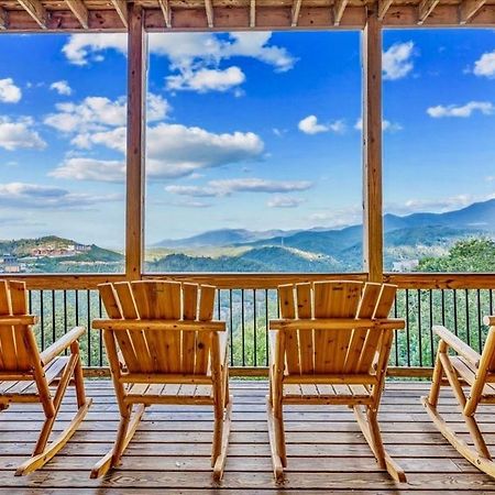 Mansion In The Sky Cabin Гетлинбург Екстериор снимка