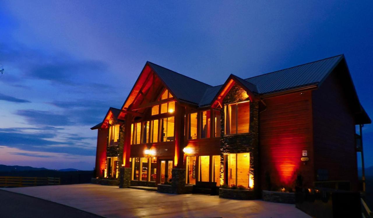 Mansion In The Sky Cabin Гетлинбург Екстериор снимка
