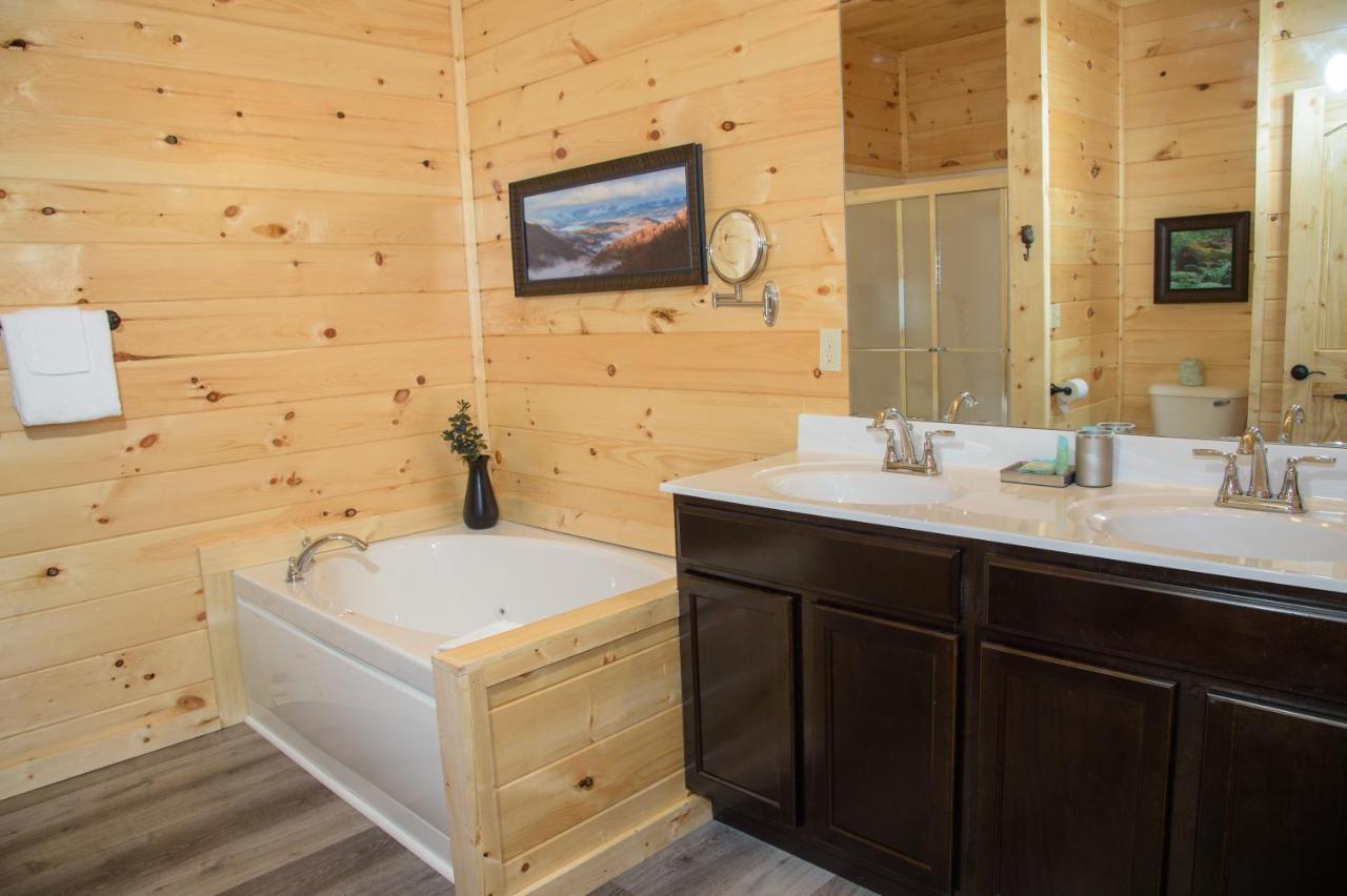 Mansion In The Sky Cabin Гетлинбург Екстериор снимка