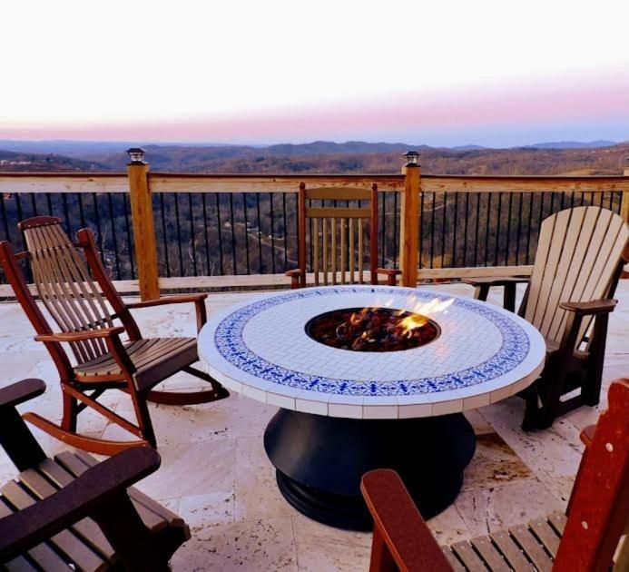 Mansion In The Sky Cabin Гетлинбург Екстериор снимка