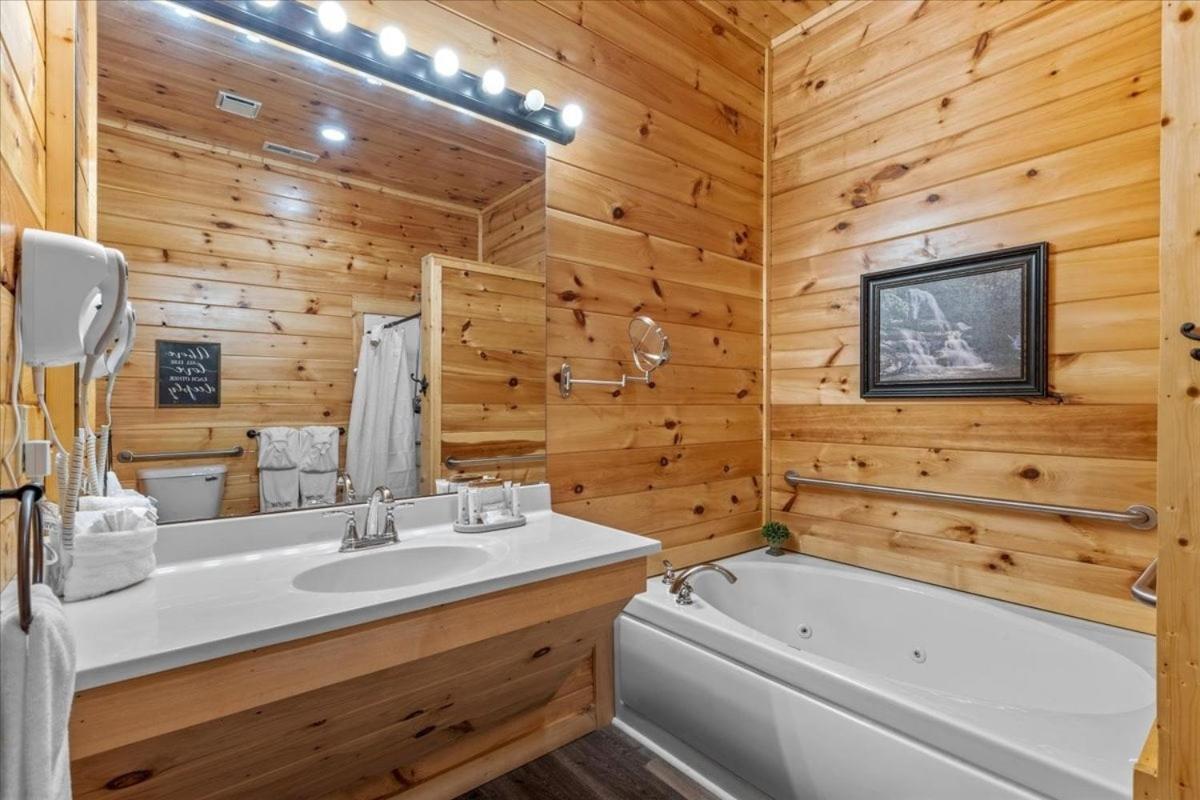 Mansion In The Sky Cabin Гетлинбург Екстериор снимка