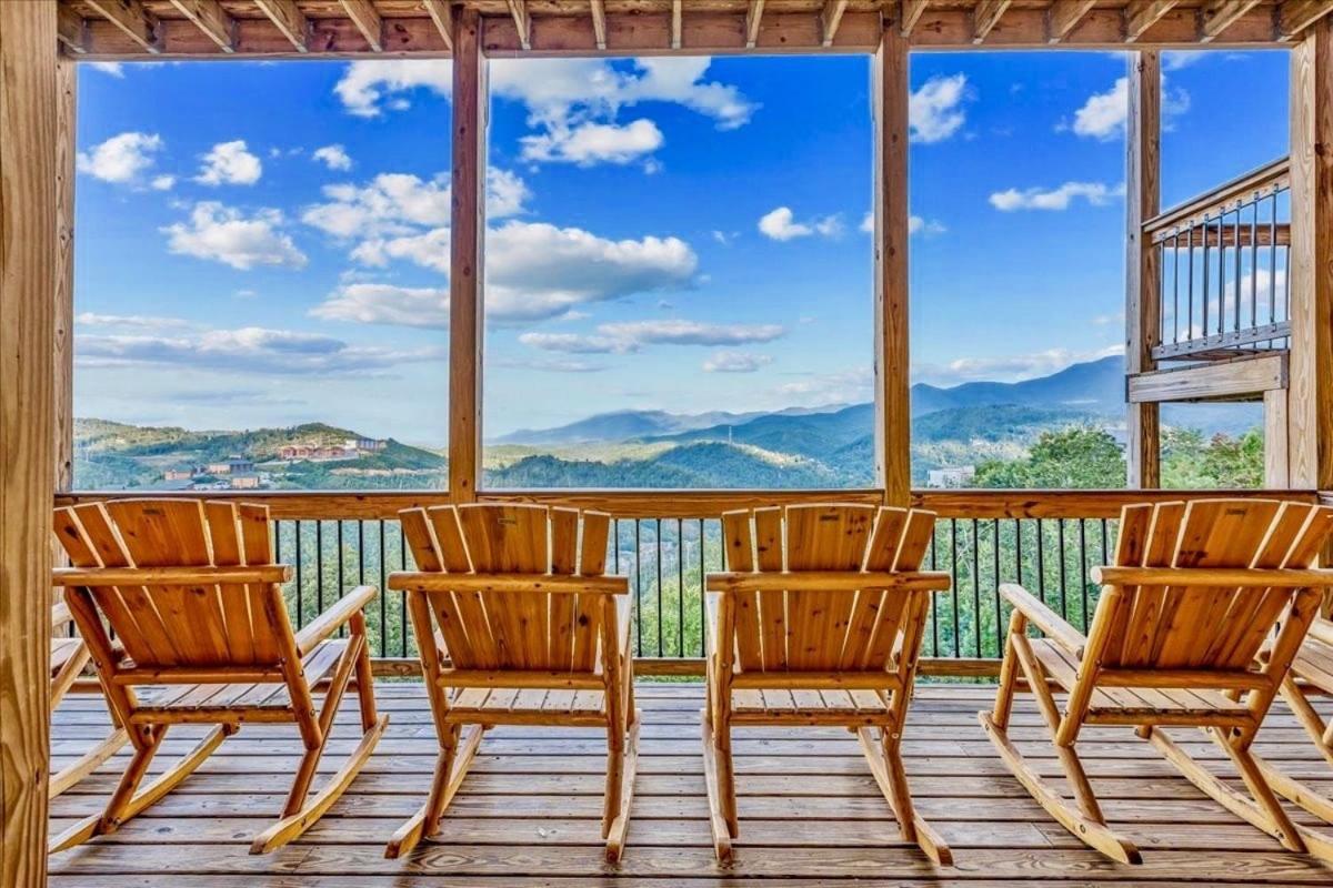 Mansion In The Sky Cabin Гетлинбург Екстериор снимка