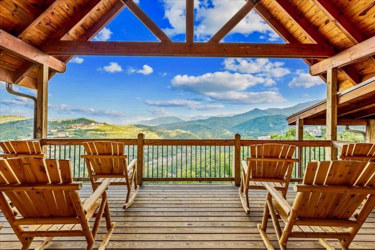 Mansion In The Sky Cabin Гетлинбург Екстериор снимка