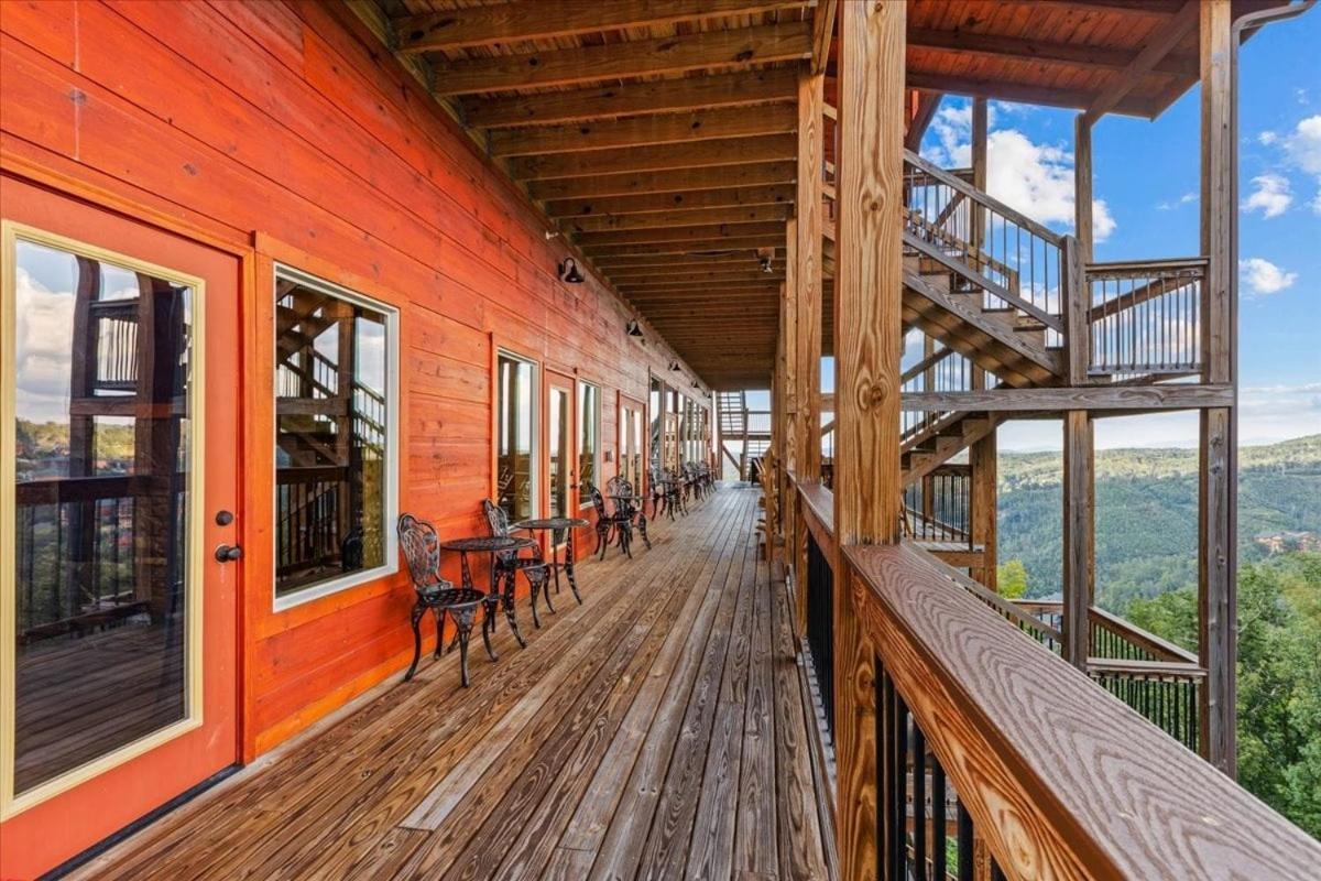 Mansion In The Sky Cabin Гетлинбург Екстериор снимка