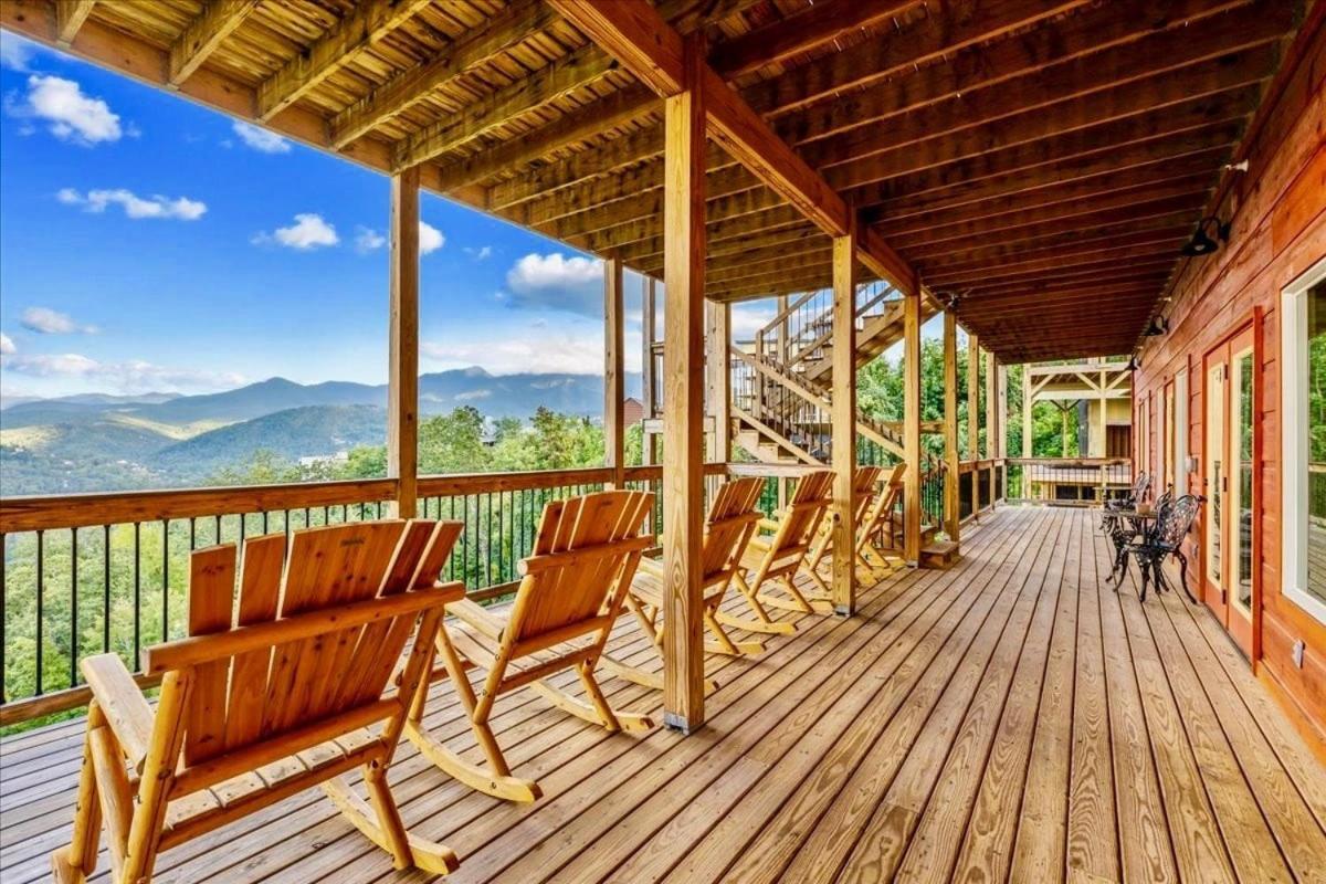 Mansion In The Sky Cabin Гетлинбург Екстериор снимка