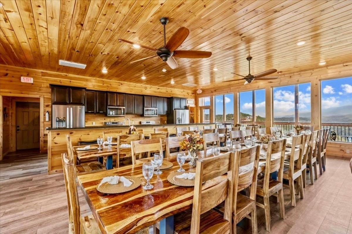 Mansion In The Sky Cabin Гетлинбург Екстериор снимка
