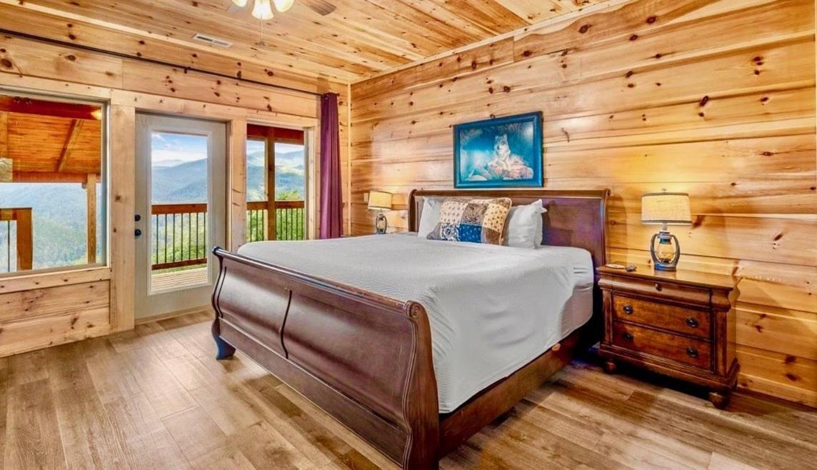 Mansion In The Sky Cabin Гетлинбург Екстериор снимка