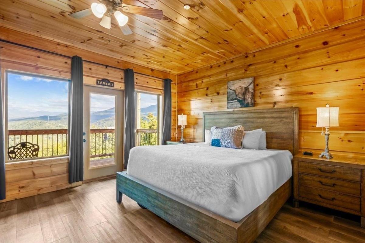 Mansion In The Sky Cabin Гетлинбург Екстериор снимка