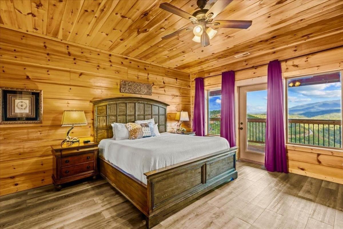 Mansion In The Sky Cabin Гетлинбург Екстериор снимка