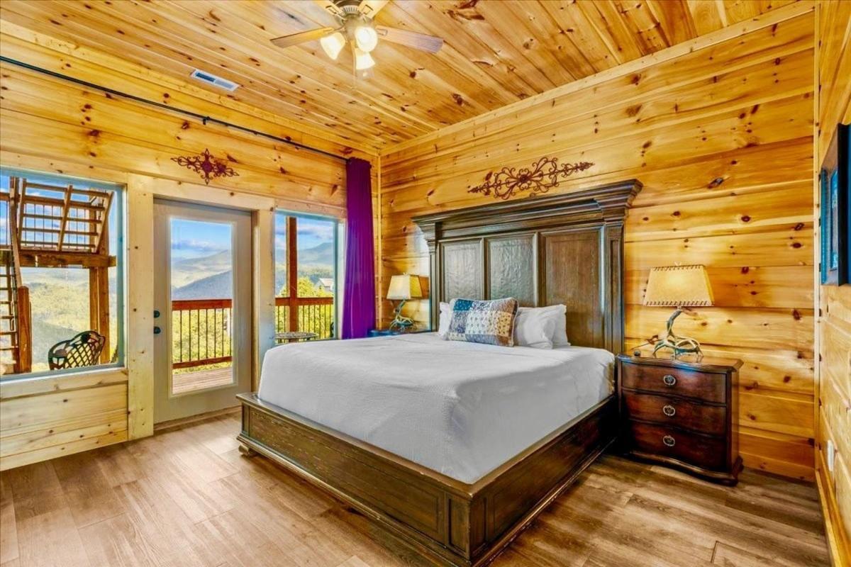 Mansion In The Sky Cabin Гетлинбург Екстериор снимка