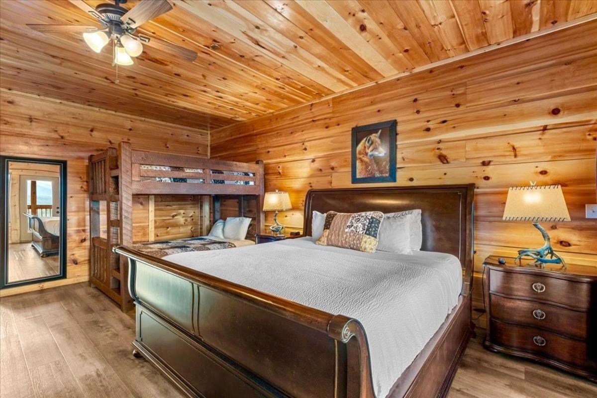 Mansion In The Sky Cabin Гетлинбург Екстериор снимка